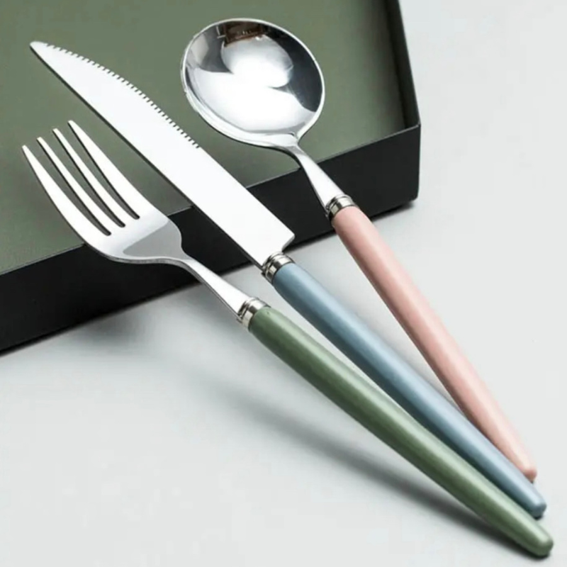 Ceramic cutlery set