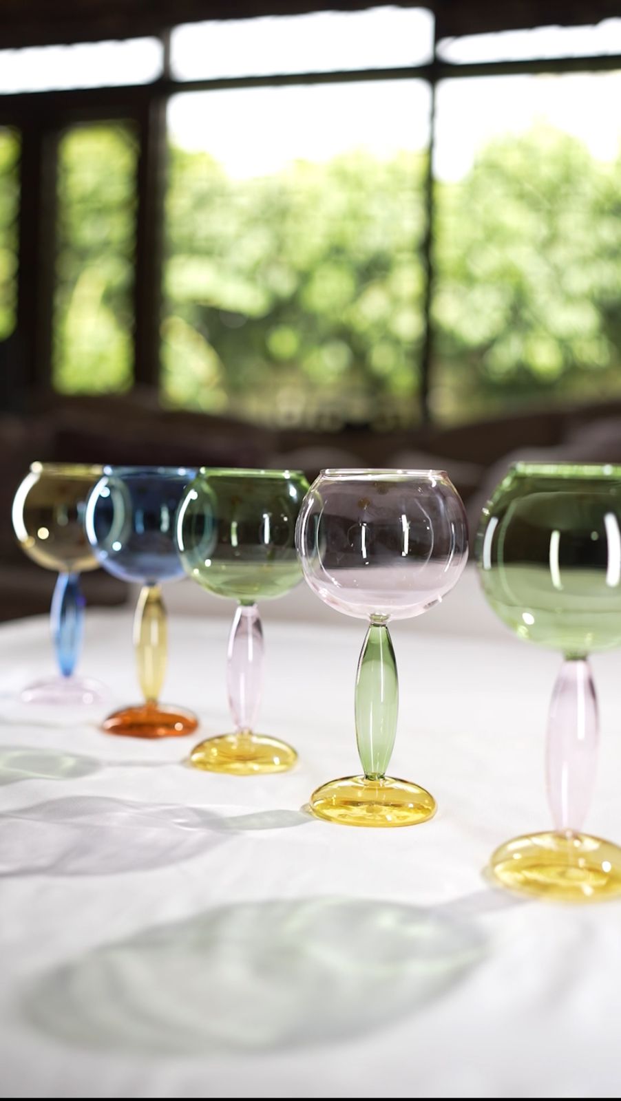 Set of 4 wine Goblets ( same colour)