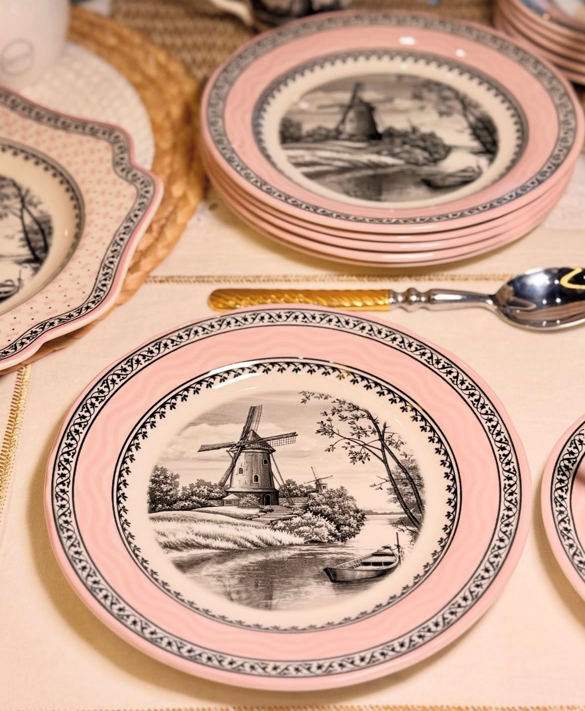 Windmill Whisper Tea Set (set of 20 )